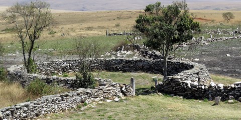 Caminhadas leves/médias: RPPN Cerradão; fazenda de queijo Canastra; partes alta e baixa da Cachoeira Casca d’Anta
